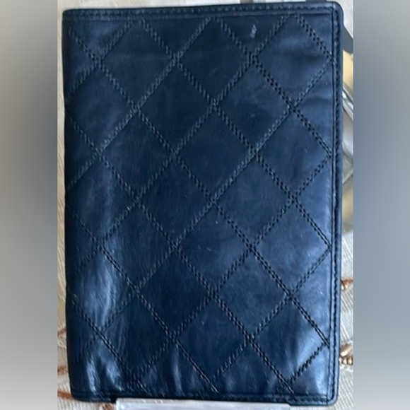 $3 Chanel start - black wallet - Picture 1 of 4